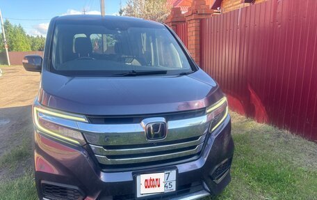 Honda Stepwgn IV, 2019 год, 2 650 000 рублей, 1 фотография