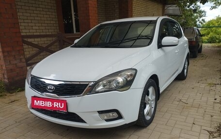 KIA cee'd I рестайлинг, 2011 год, 890 000 рублей, 1 фотография