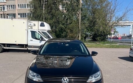 Volkswagen Jetta VI, 2012 год, 999 000 рублей, 3 фотография