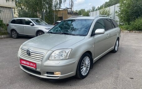 Toyota Avensis III рестайлинг, 2004 год, 580 000 рублей, 1 фотография