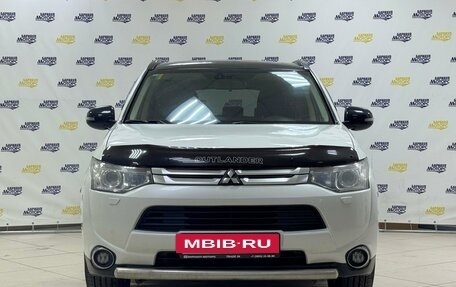 Mitsubishi Outlander III рестайлинг 3, 2013 год, 1 830 000 рублей, 2 фотография