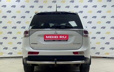 Mitsubishi Outlander III рестайлинг 3, 2013 год, 1 830 000 рублей, 6 фотография