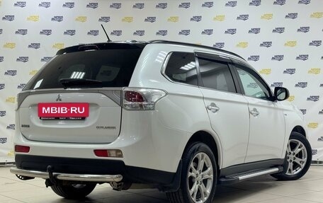 Mitsubishi Outlander III рестайлинг 3, 2013 год, 1 830 000 рублей, 7 фотография