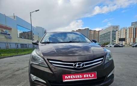 Hyundai Solaris II рестайлинг, 2015 год, 950 000 рублей, 1 фотография
