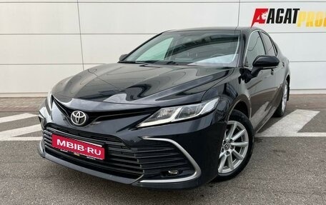 Toyota Camry, 2021 год, 2 490 000 рублей, 1 фотография
