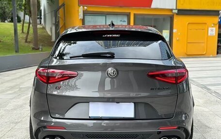 Alfa Romeo Stelvio, 2022 год, 5 164 000 рублей, 6 фотография