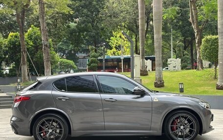 Alfa Romeo Stelvio, 2022 год, 5 164 000 рублей, 8 фотография