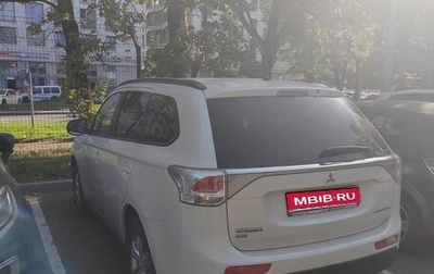 Mitsubishi Outlander III рестайлинг 3, 2013 год, 1 380 000 рублей, 1 фотография