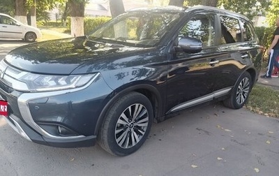 Mitsubishi Outlander III рестайлинг 3, 2020 год, 2 550 000 рублей, 1 фотография