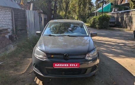 Volkswagen Polo VI (EU Market), 2013 год, 750 000 рублей, 1 фотография