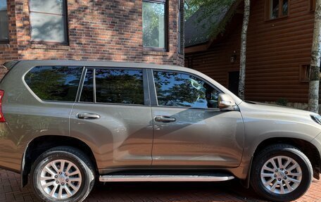 Toyota Land Cruiser Prado 150 рестайлинг 2, 2014 год, 4 500 000 рублей, 4 фотография