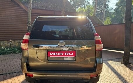 Toyota Land Cruiser Prado 150 рестайлинг 2, 2014 год, 4 500 000 рублей, 6 фотография