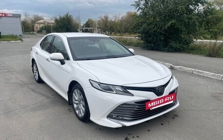Toyota Camry, 2018 год, 3 050 000 рублей, 2 фотография