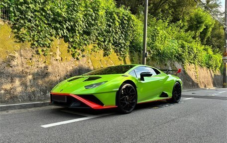 Lamborghini Huracán, 2022 год, 27 800 000 рублей, 1 фотография