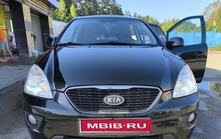 KIA Carens III (RP), 2011 год, 920 000 рублей, 1 фотография