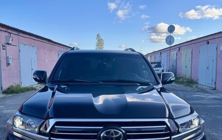 Toyota Land Cruiser 200, 2017 год, 6 500 000 рублей, 1 фотография