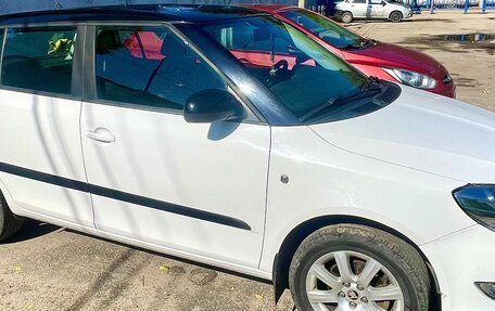 Skoda Fabia II, 2013 год, 820 000 рублей, 3 фотография