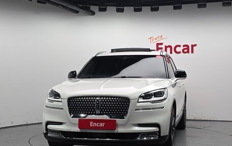 Lincoln Aviator II, 2019 год, 4 119 097 рублей, 3 фотография