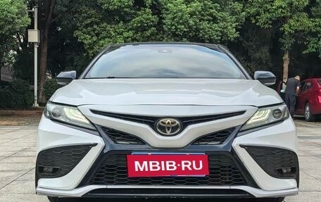 Toyota Camry, 2022 год, 1 930 277 рублей, 2 фотография