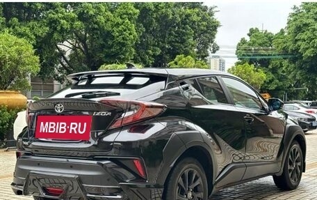 Toyota C-HR I рестайлинг, 2021 год, 1 302 000 рублей, 5 фотография