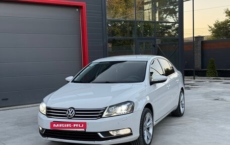 Volkswagen Passat B7, 2012 год, 1 565 000 рублей, 2 фотография