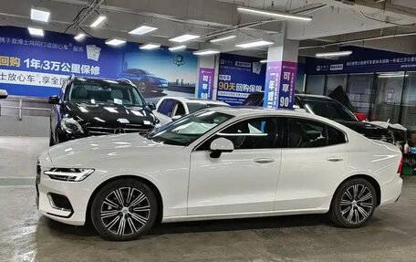 Volvo S60 III, 2022 год, 2 600 000 рублей, 3 фотография