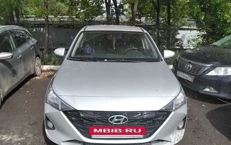 Hyundai Solaris II рестайлинг, 2021 год, 902 000 рублей, 2 фотография