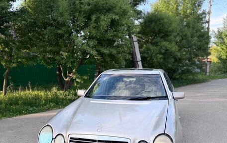 Mercedes-Benz E-Класс, 1997 год, 300 000 рублей, 2 фотография
