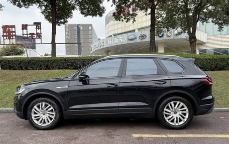 Volkswagen Touareg III, 2021 год, 4 250 000 рублей, 3 фотография
