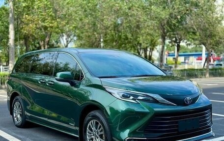 Toyota Sienna, 2022 год, 3 960 000 рублей, 3 фотография