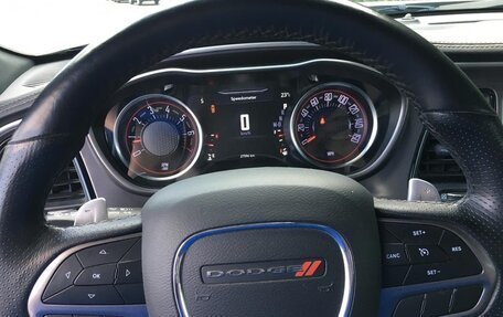Dodge Challenger III рестайлинг 2, 2021 год, 3 800 000 рублей, 3 фотография