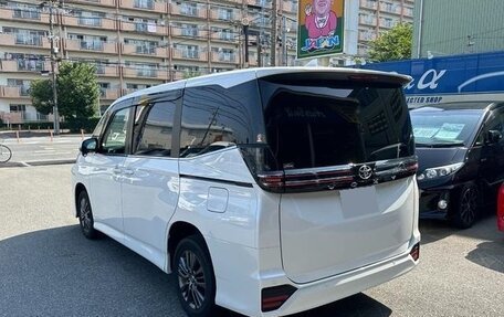 Toyota Voxy, 2022 год, 2 741 000 рублей, 5 фотография