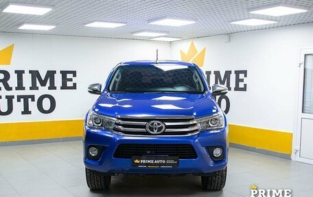 Toyota Hilux VIII, 2017 год, 3 499 000 рублей, 2 фотография