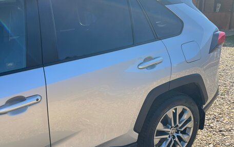 Toyota RAV4, 2021 год, 3 800 000 рублей, 3 фотография