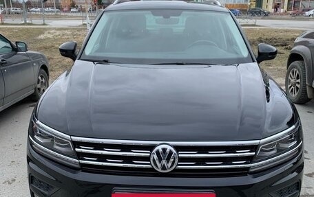 Volkswagen Tiguan II, 2017 год, 2 500 000 рублей, 3 фотография