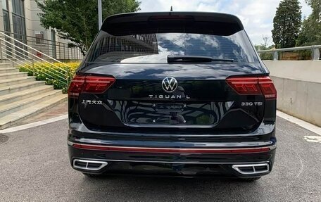 Volkswagen Tiguan II, 2022 год, 2 650 000 рублей, 3 фотография