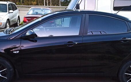 Hyundai Solaris II рестайлинг, 2013 год, 875 000 рублей, 4 фотография