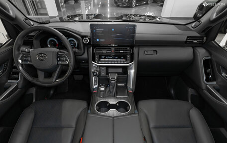 Toyota Land Cruiser, 2025 год, 13 600 000 рублей, 6 фотография