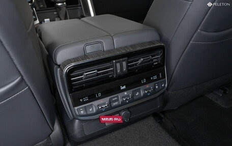 Toyota Land Cruiser, 2025 год, 13 600 000 рублей, 9 фотография