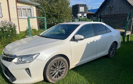 Toyota Camry, 2015 год, 2 000 000 рублей, 2 фотография