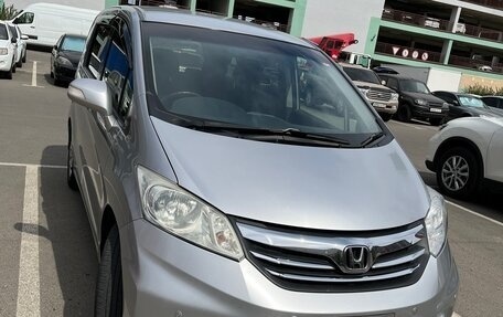 Honda Freed I, 2012 год, 1 300 000 рублей, 5 фотография