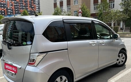 Honda Freed I, 2012 год, 1 300 000 рублей, 3 фотография