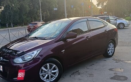 Hyundai Solaris II рестайлинг, 2011 год, 720 000 рублей, 2 фотография