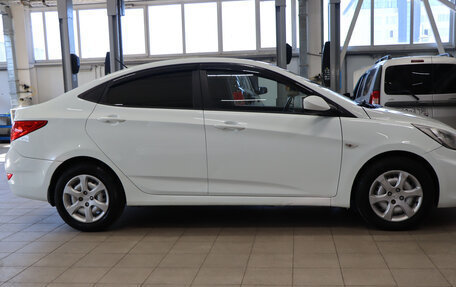 Hyundai Solaris II рестайлинг, 2011 год, 699 990 рублей, 4 фотография