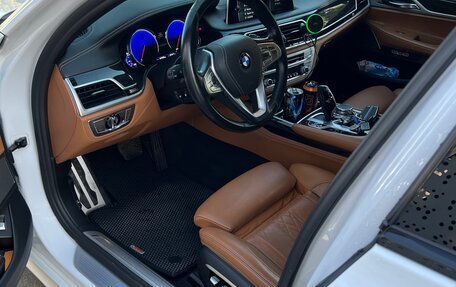 BMW 7 серия, 2016 год, 3 860 000 рублей, 3 фотография