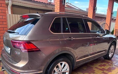 Volkswagen Tiguan II, 2017 год, 2 700 000 рублей, 3 фотография