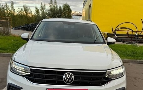 Volkswagen Tiguan II, 2021 год, 1 930 000 рублей, 4 фотография