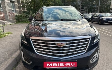 Cadillac XT5 I рестайлинг, 2017 год, 2 850 000 рублей, 2 фотография