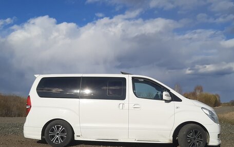Hyundai Grand Starex Grand Starex I рестайлинг 2, 2013 год, 2 200 000 рублей, 2 фотография