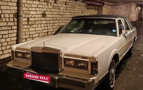 Lincoln Town Car II, 1988 год, 2 000 000 рублей, 2 фотография